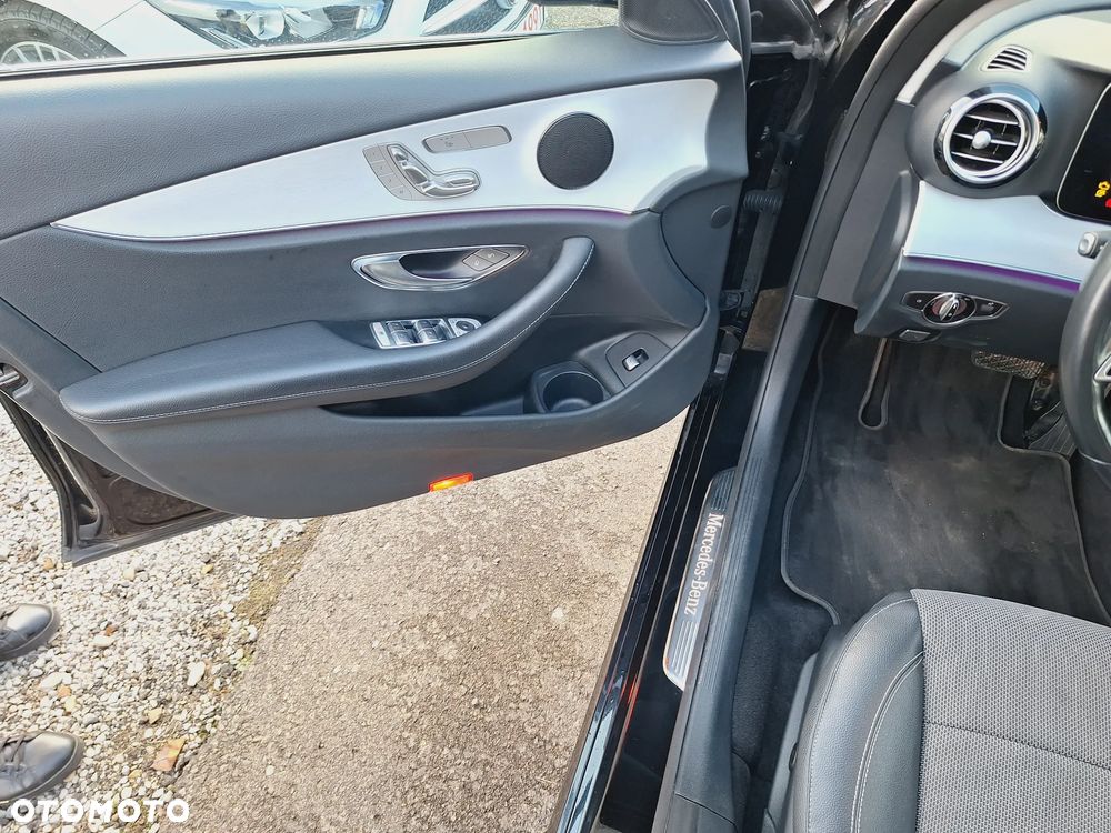 Mercedes-Benz Klasa E 220 d 9G-TRONIC - 14