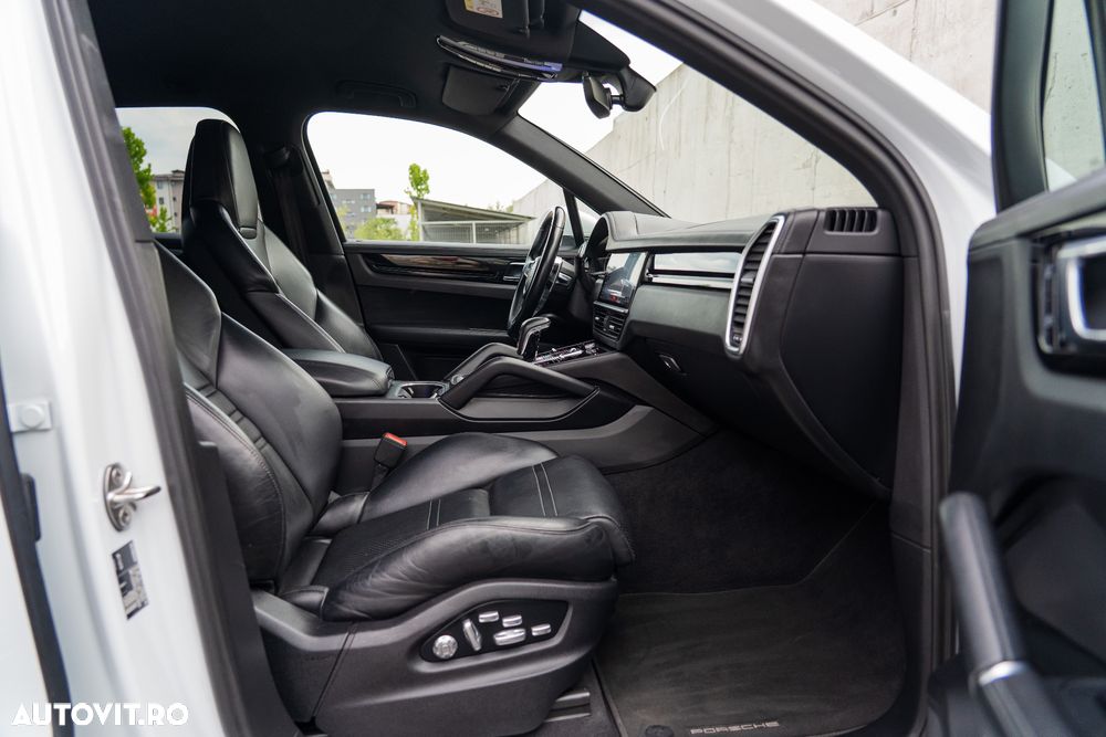 Porsche Cayenne Standard - 20