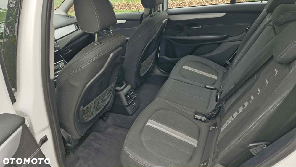BMW Seria 2 218d xDrive Sport - 13