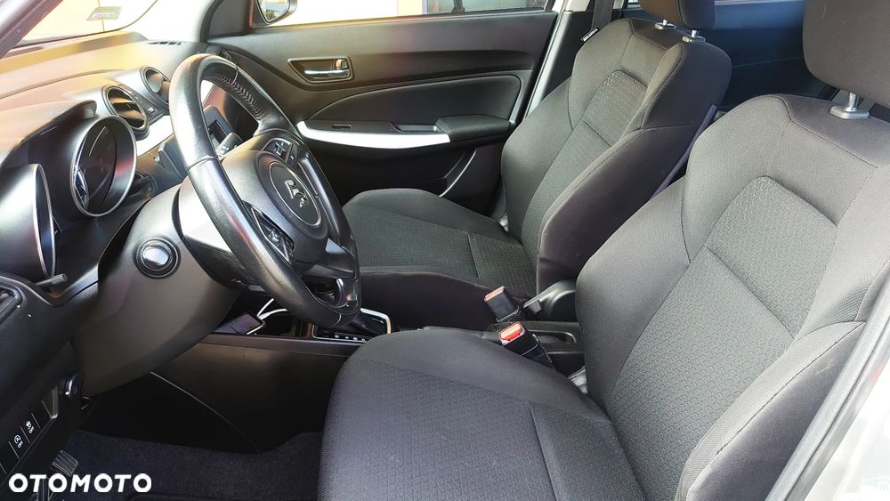 Suzuki Swift 1.2 Dualjet SHVS Premium CVT - 10