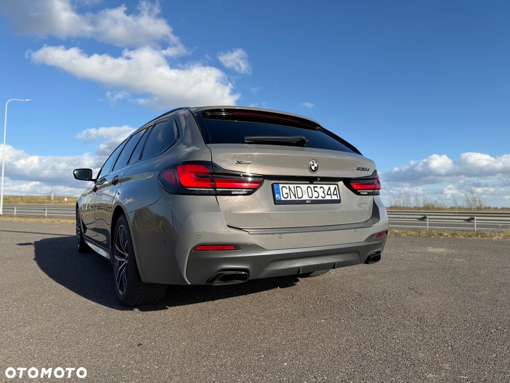 BMW Seria 5 520d xDrive - 16