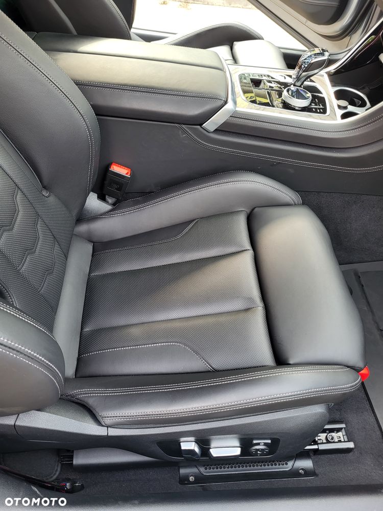 BMW Seria 8 840d xDrive - 23