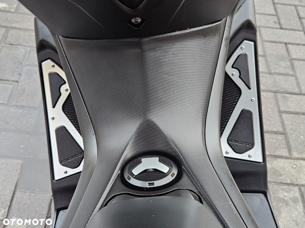 Yamaha NMAX - 9