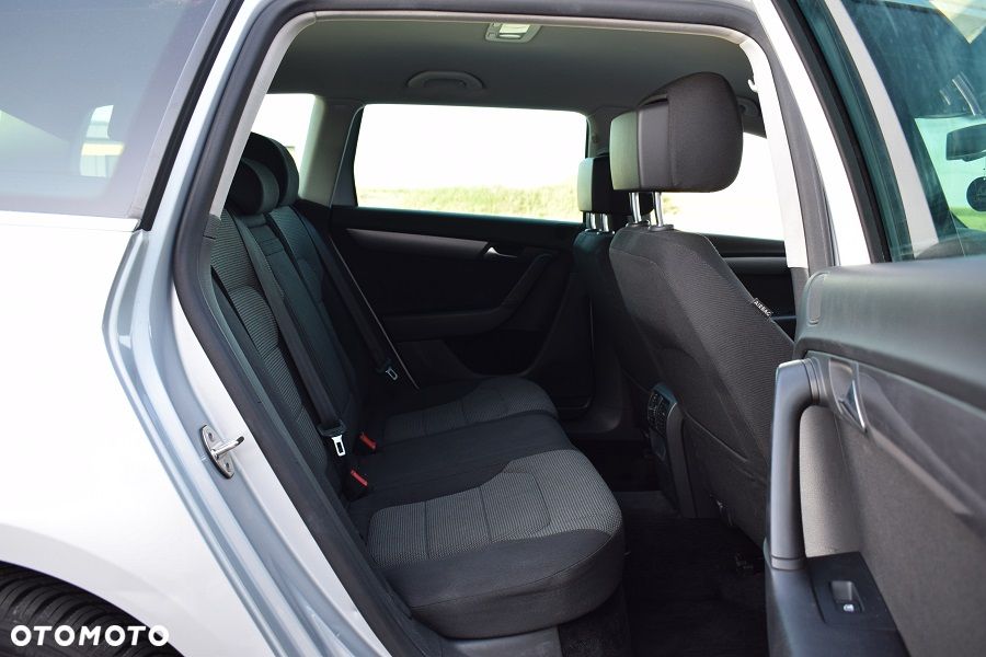Volkswagen Passat 2.0 TDI Comfortline DSG - 10