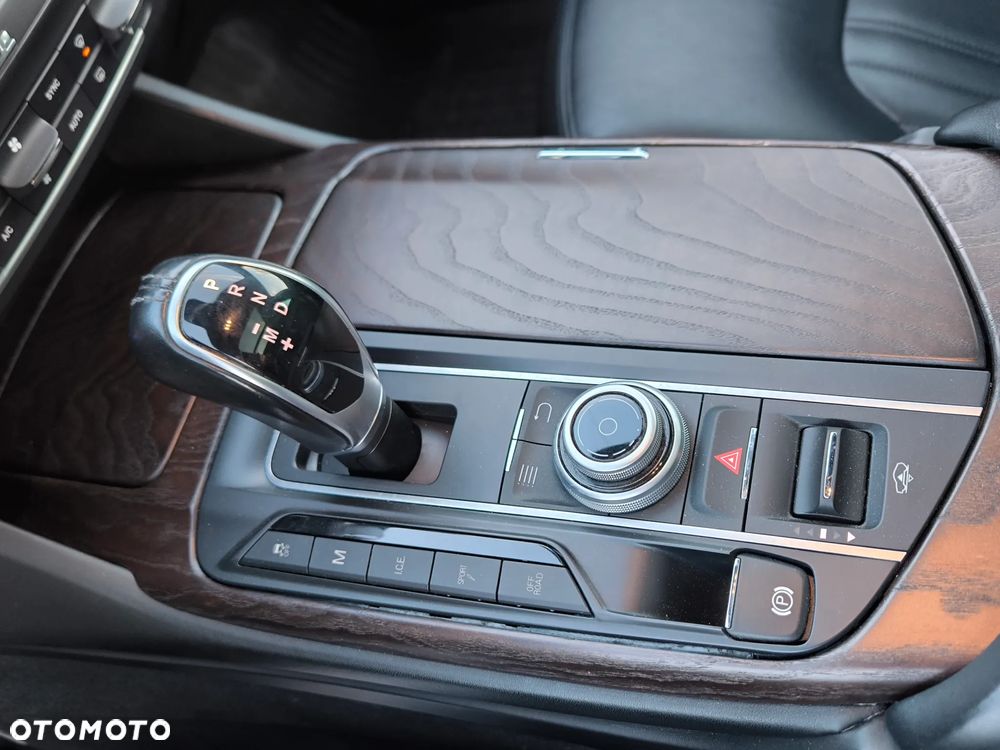 Maserati Levante Q4 Executive - 39