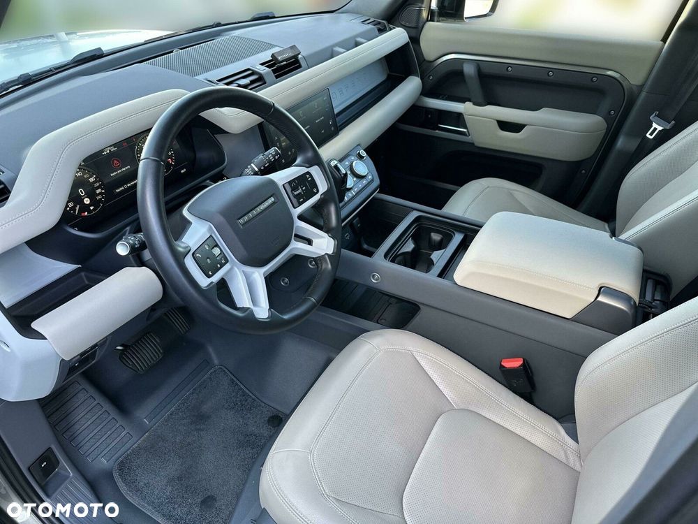 Land Rover Defender - 14