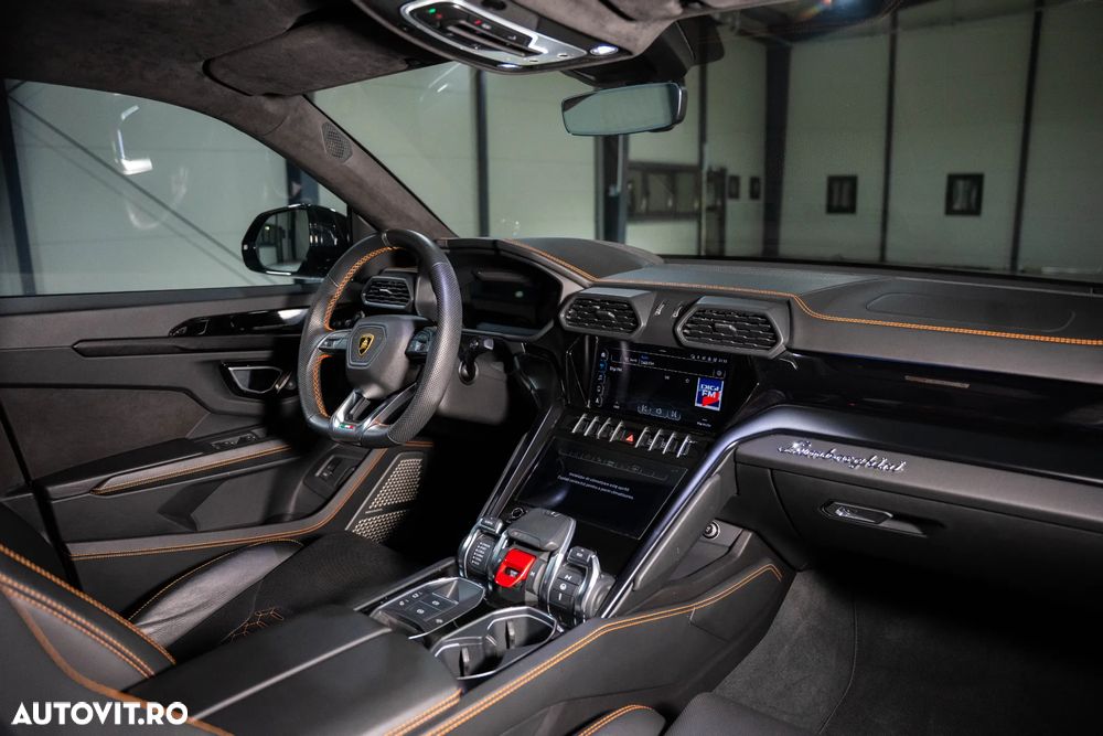 Lamborghini URUS - 25