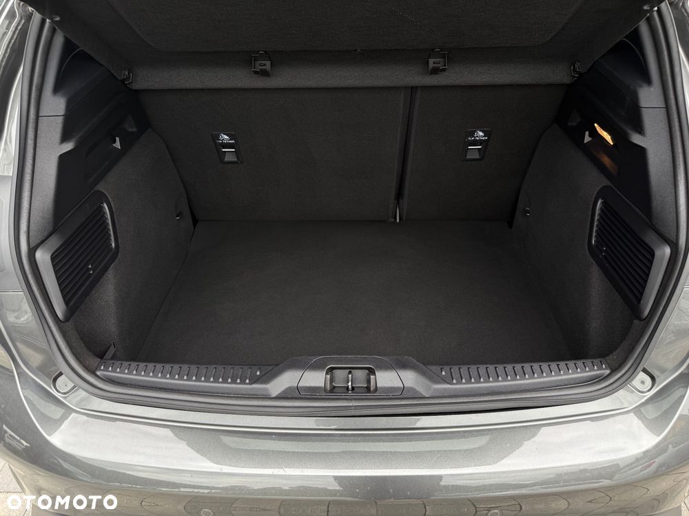 Ford Focus 1.0 EcoBoost Hybrid ST-LINE DESIGN - 36