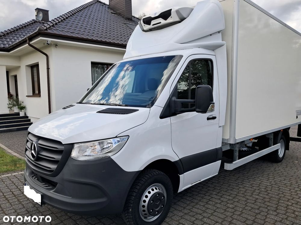 Mercedes-Benz SPRINTER 515 Chłodnia + Winda Salon Polska - 9