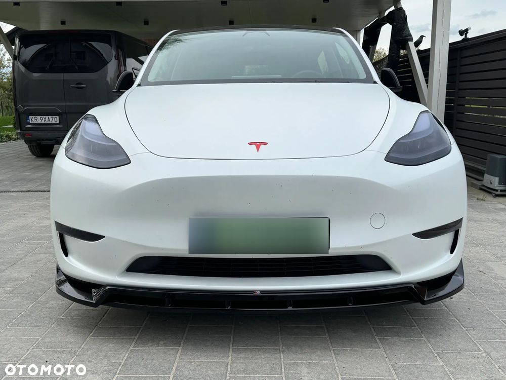 Tesla Y Performance AWD - 2