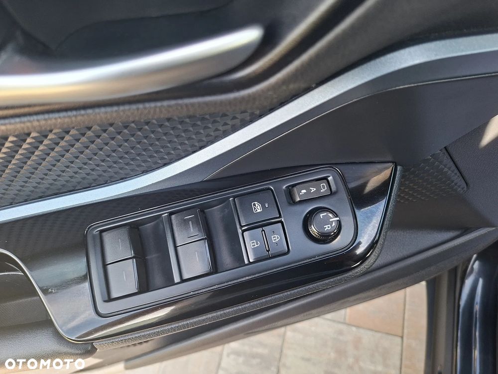 Toyota C-HR - 16