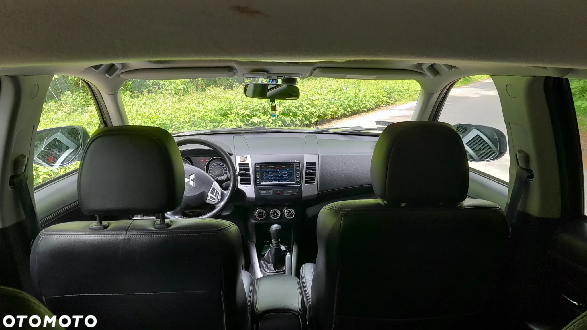 Mitsubishi Outlander - 7