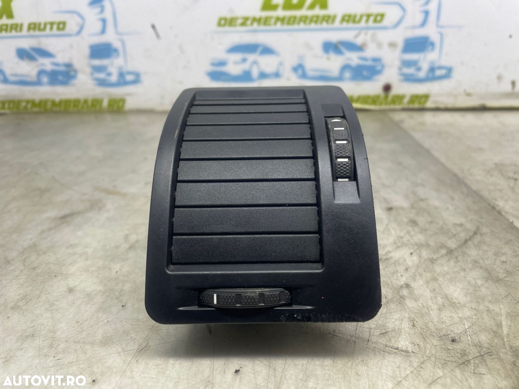 Grila aer bord stanga 1z0819701 Skoda Octavia 2 [2004 - 2008] 2.0 tdi - 1