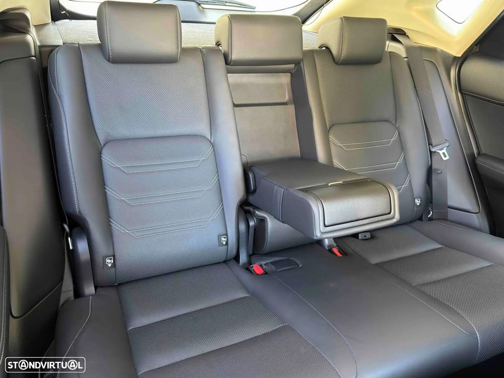 Lexus NX 300h Executive+ - 54