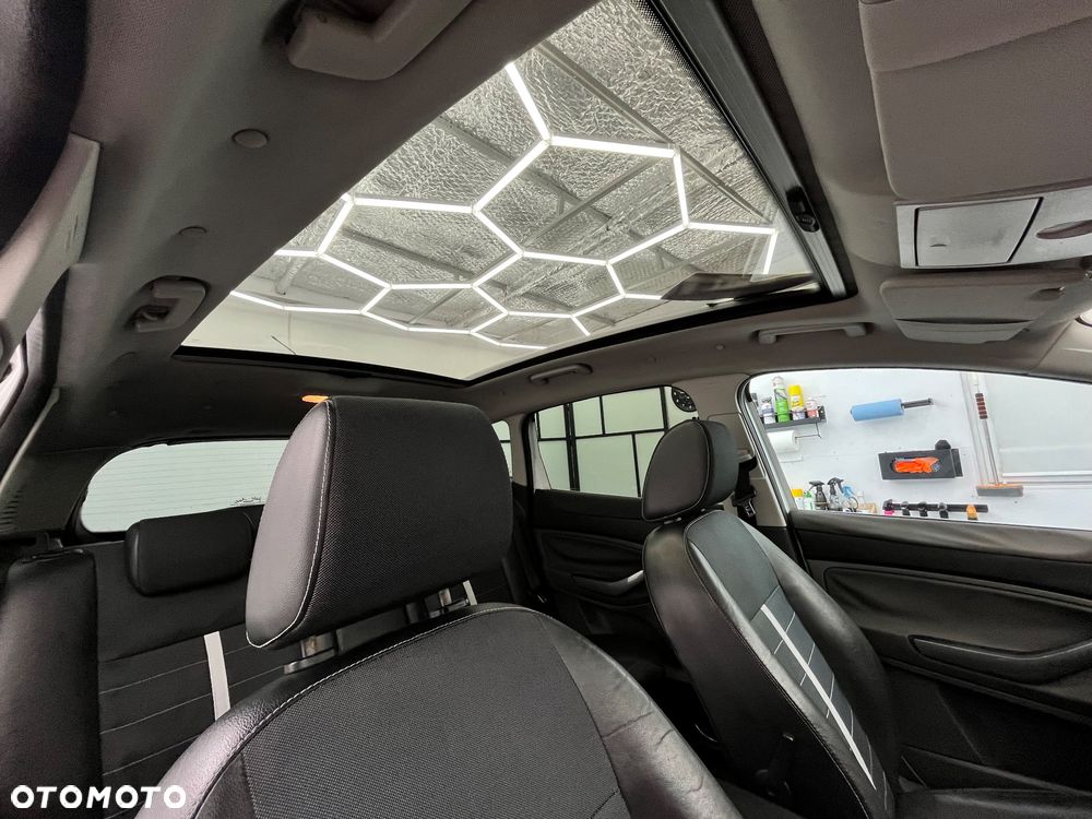 Ford Kuga - 27