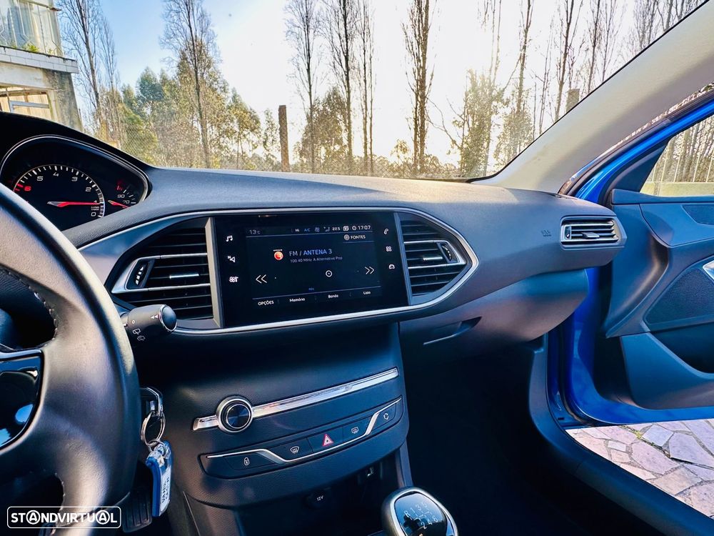 Peugeot 308 1.2 PureTech Business Line - 20