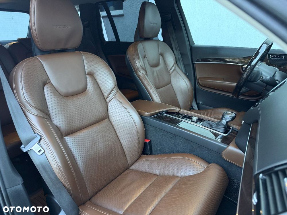 Volvo XC 90 - 22
