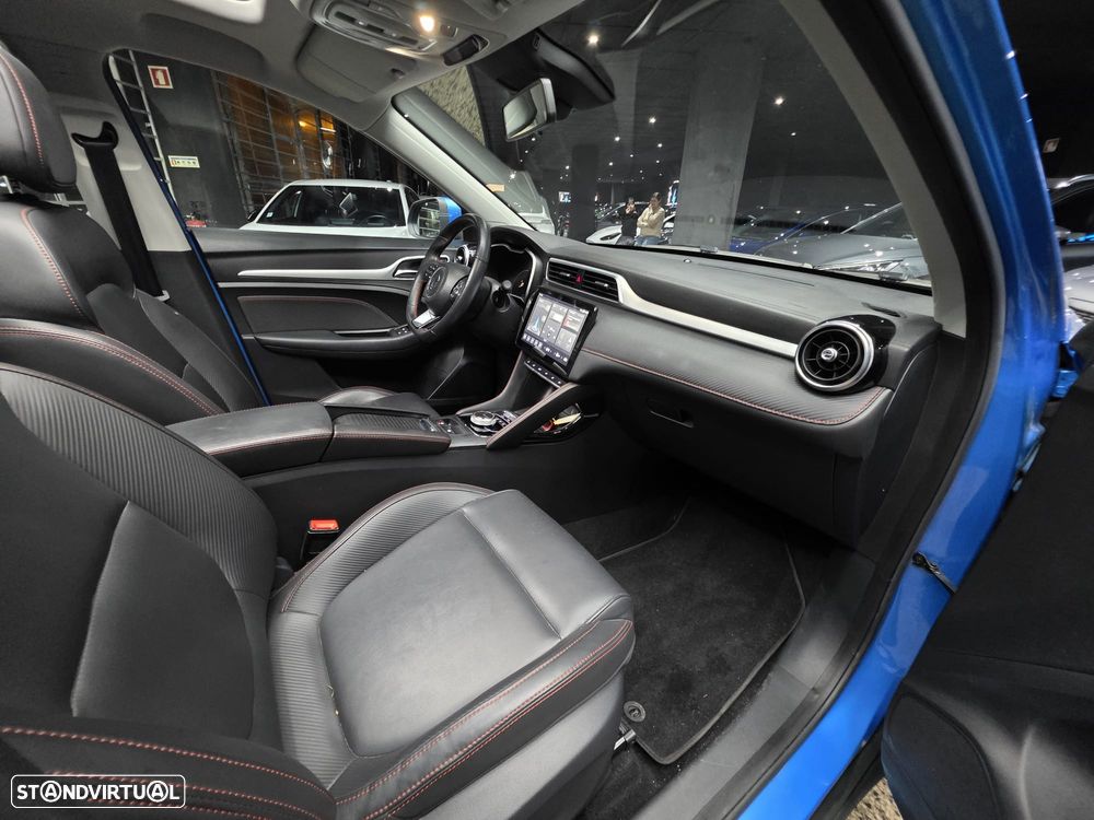 MG ZS EV 72.6 kWh Luxury OBC 11 kW - 19