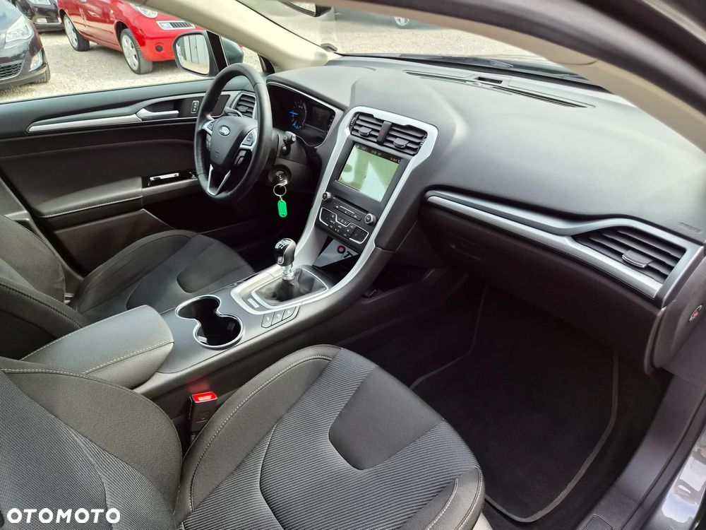 Ford Mondeo - 23
