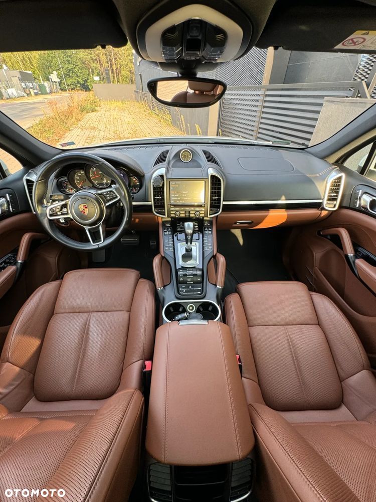 Porsche Cayenne Diesel Platinum Edition - 16
