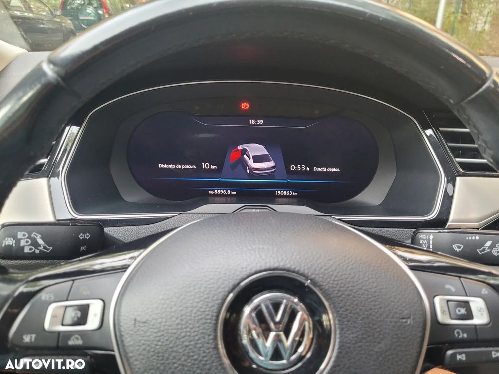 Volkswagen Passat - 8