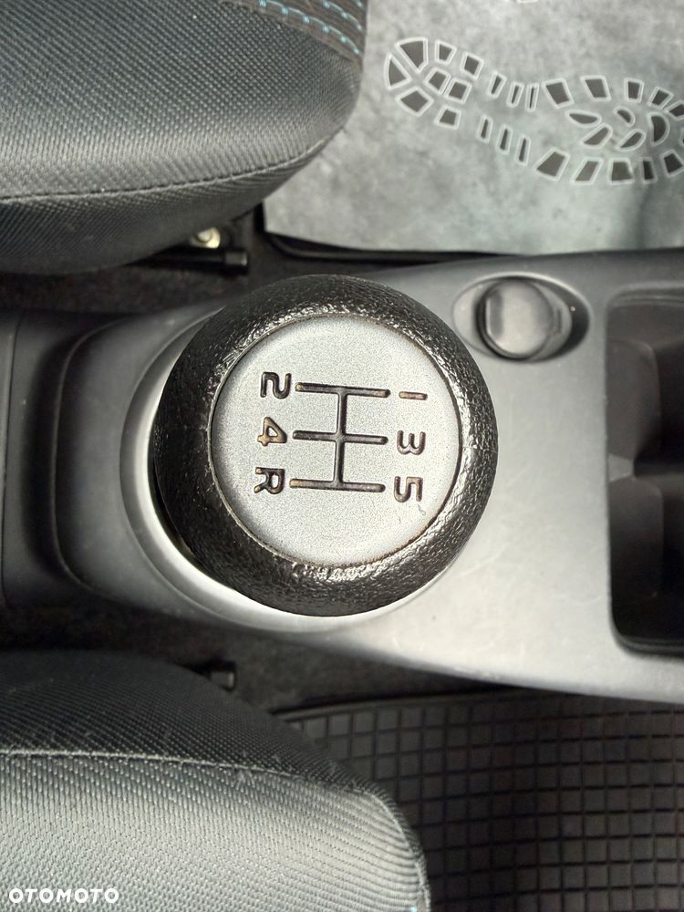 Suzuki Swift - 12