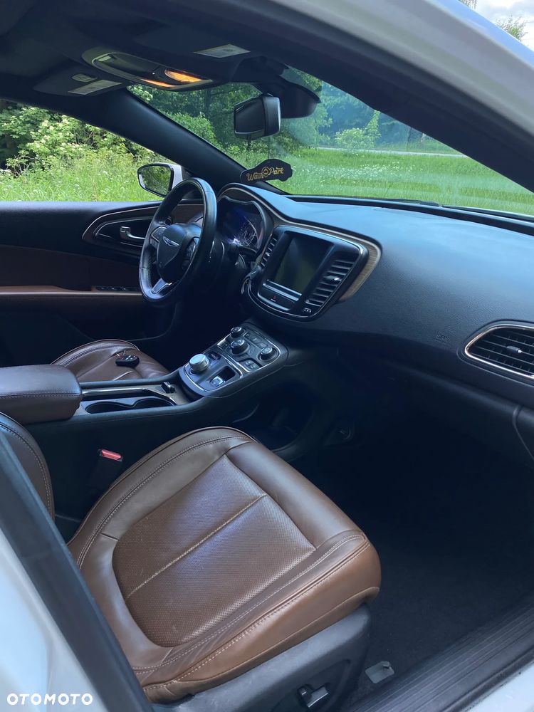 Chrysler 200 - 20