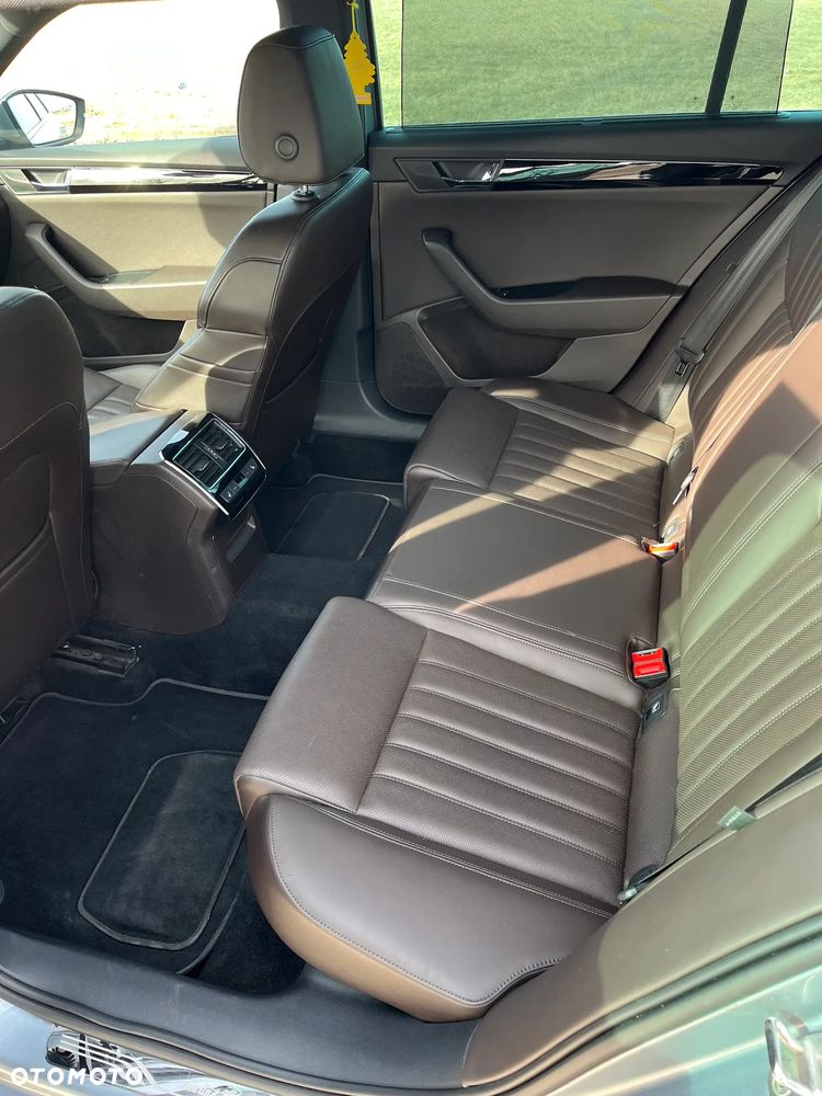 Skoda Superb 2.0 TDI SCR 4x4 L&K DSG - 9