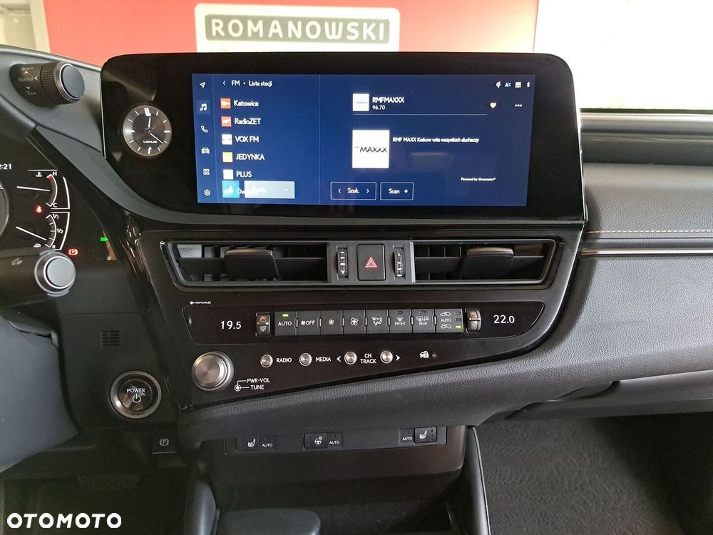Lexus ES 300h Business Edition - 22