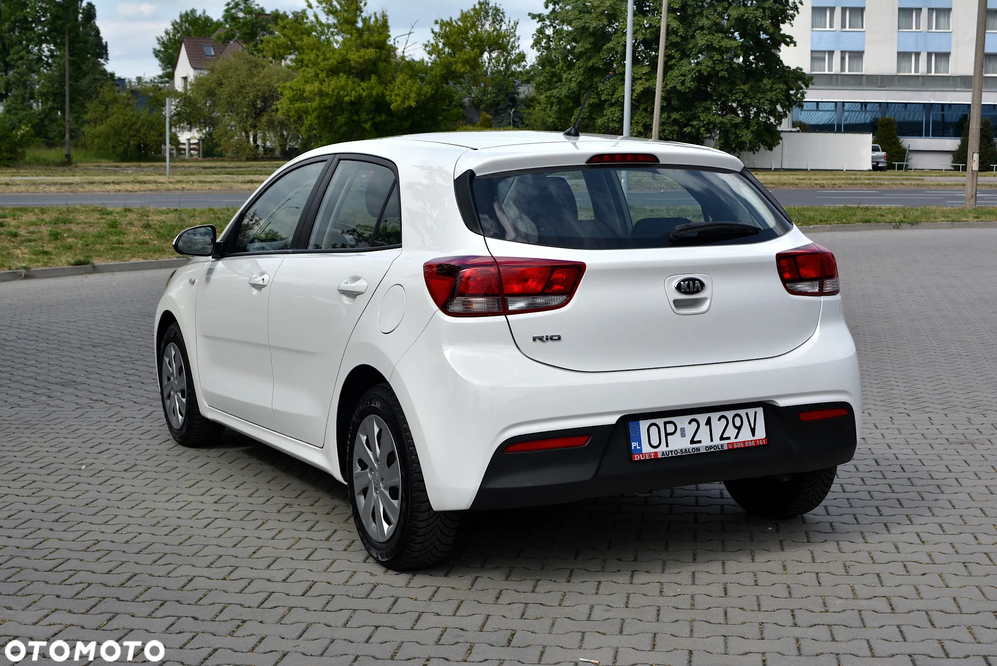Kia Rio - 4