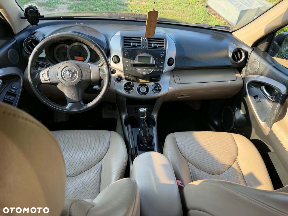 Toyota RAV4 2.2 D-4D Sol 180 - 4