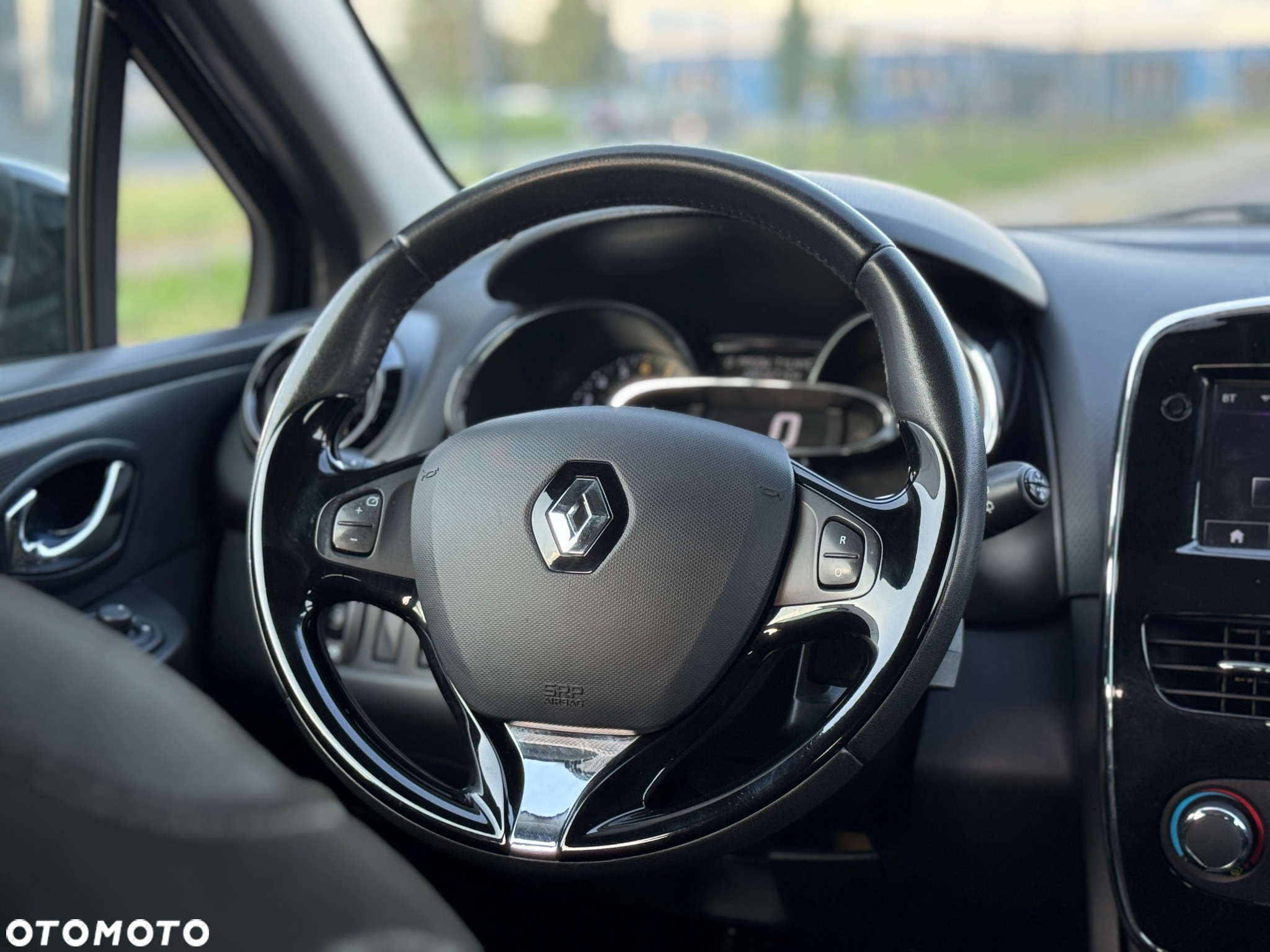 Renault Clio 1.2 16V 75 Life - 7