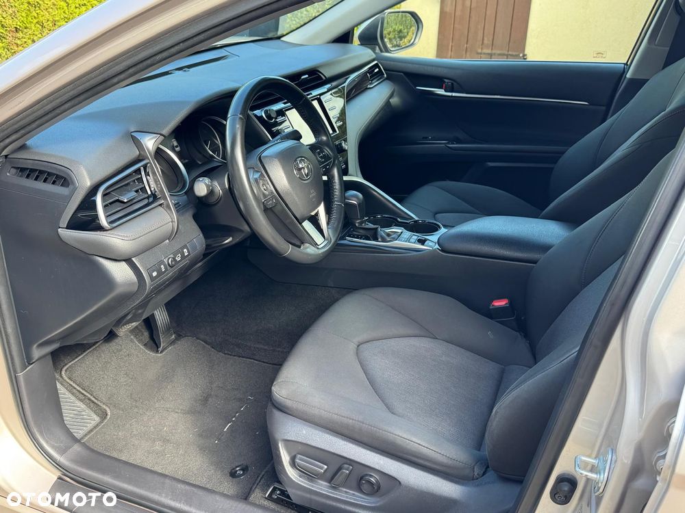 Toyota Camry 2.5 Hybrid Comfort CVT - 19