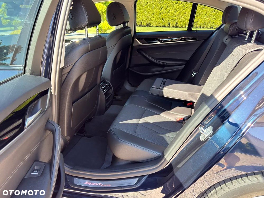 BMW Seria 5 520d Sport Line - 13