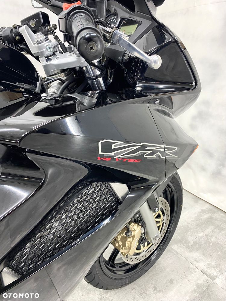Honda VFR - 17