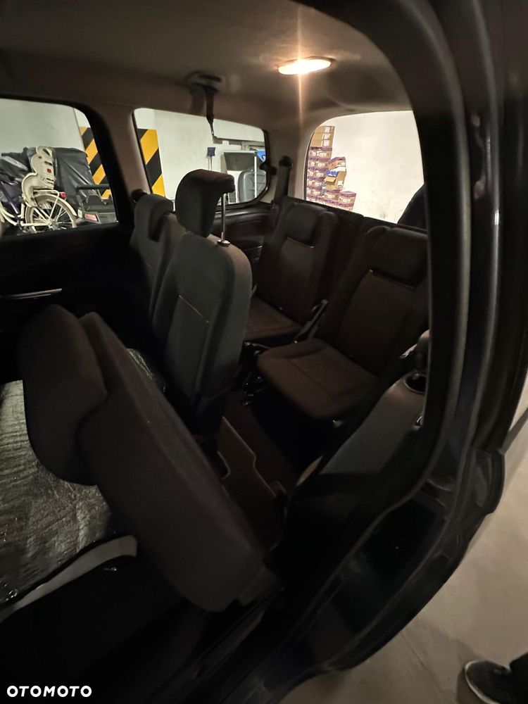 Ford Galaxy - 11