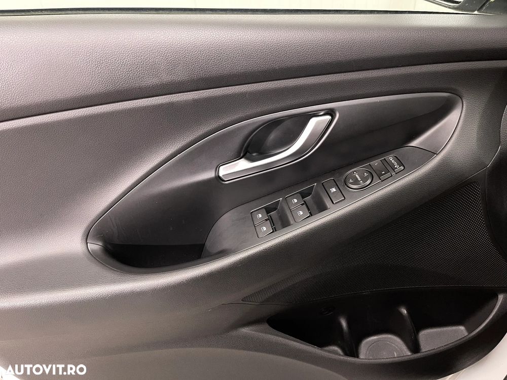 Hyundai i30 1.6 CRDI 48V-Hybrid DCT Trend - 22