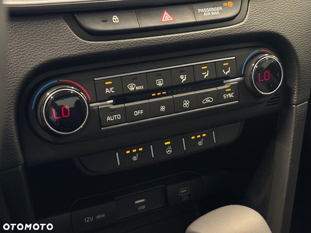 Kia XCeed - 12