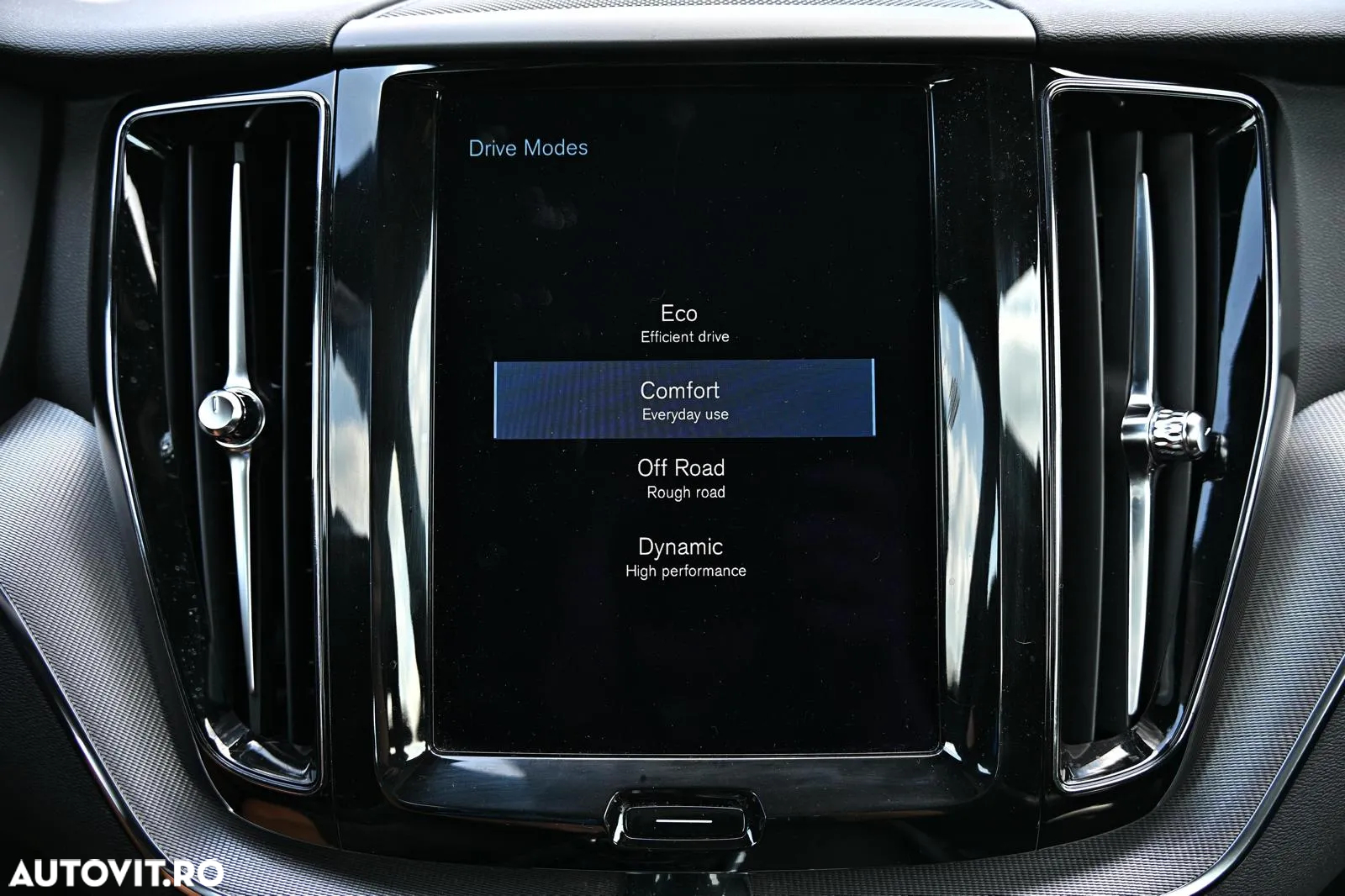 Volvo XC 60 T5 AWD Geartronic RDesign - 16