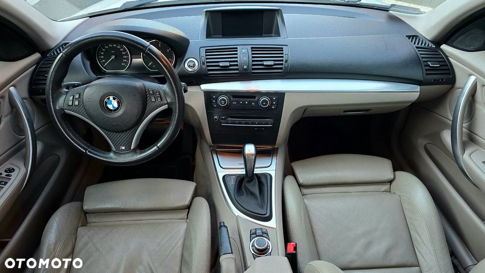 BMW Seria 1 123d DPF Edition Sport - 12