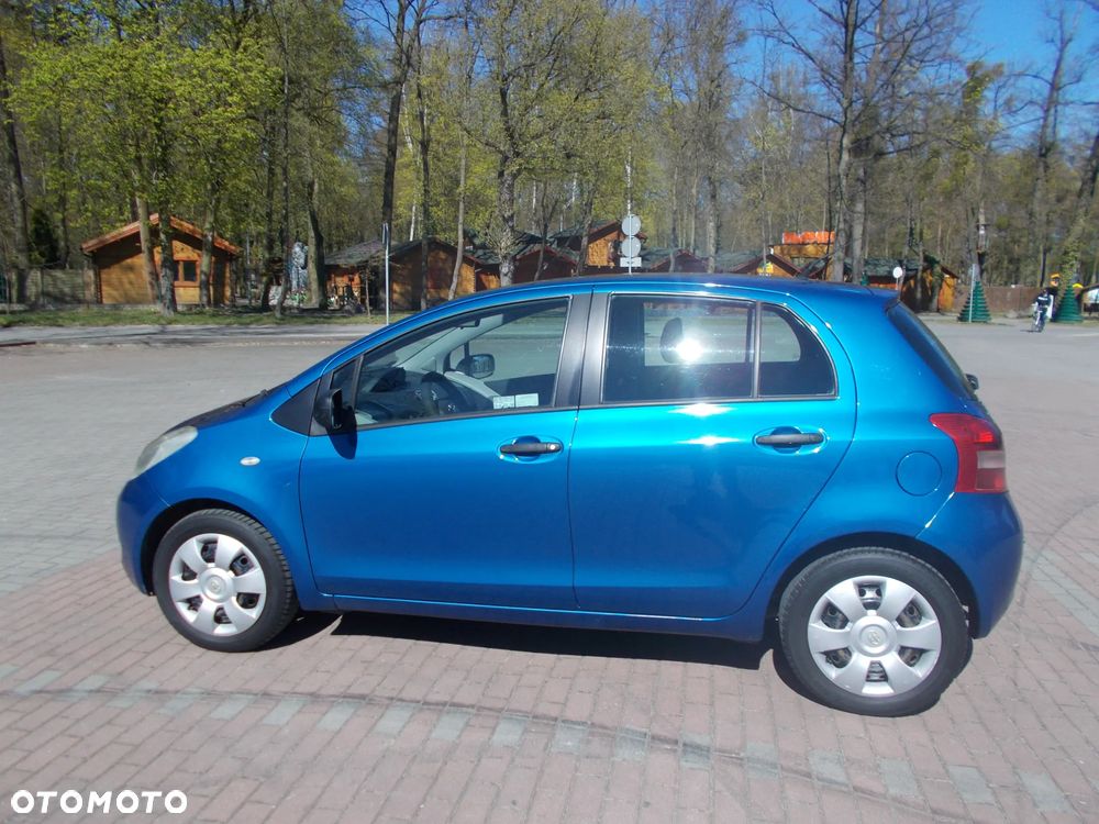 Toyota Yaris 1.3 Luna A/C - 2