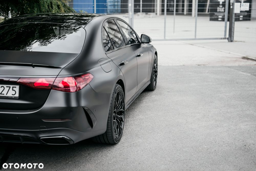 Mercedes-Benz Klasa E 300 AMG - 9