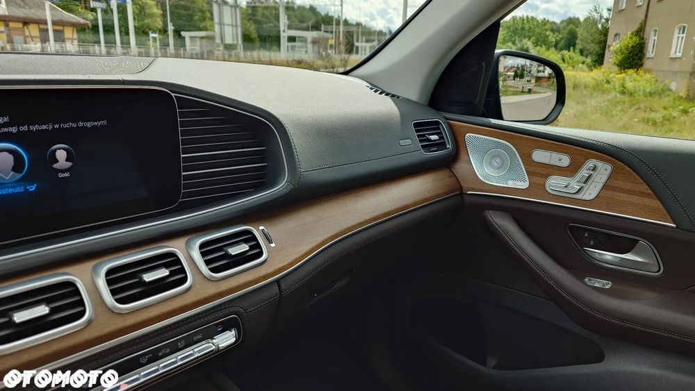 Mercedes-Benz GLE - 23