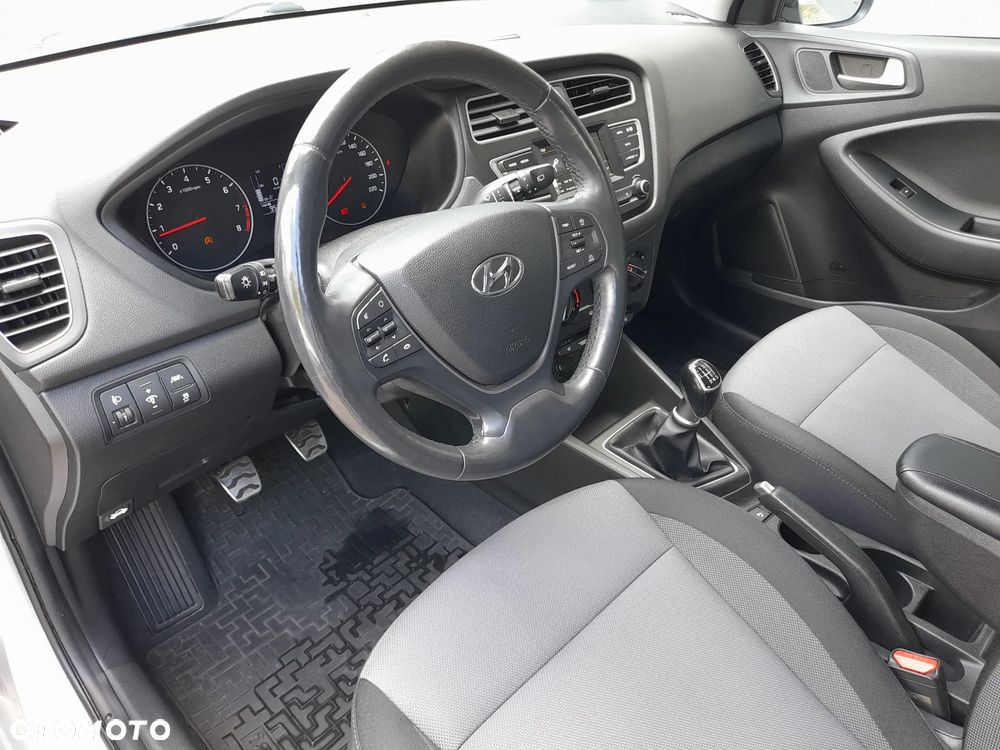 Hyundai i20 - 12