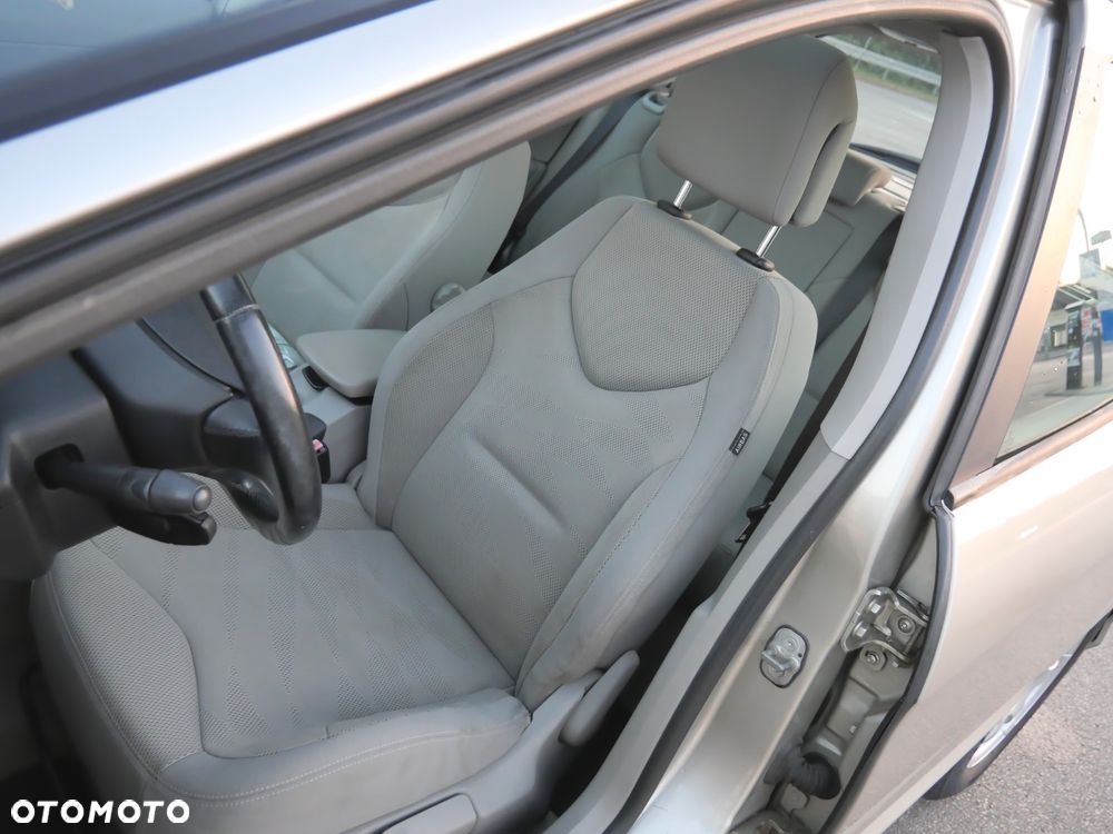 Peugeot 308 1.6 HDi Premium Plus - 9
