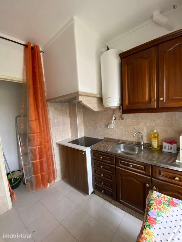 Quarto - localizado em Amadora Lisbon - Grande imagem: 3/5