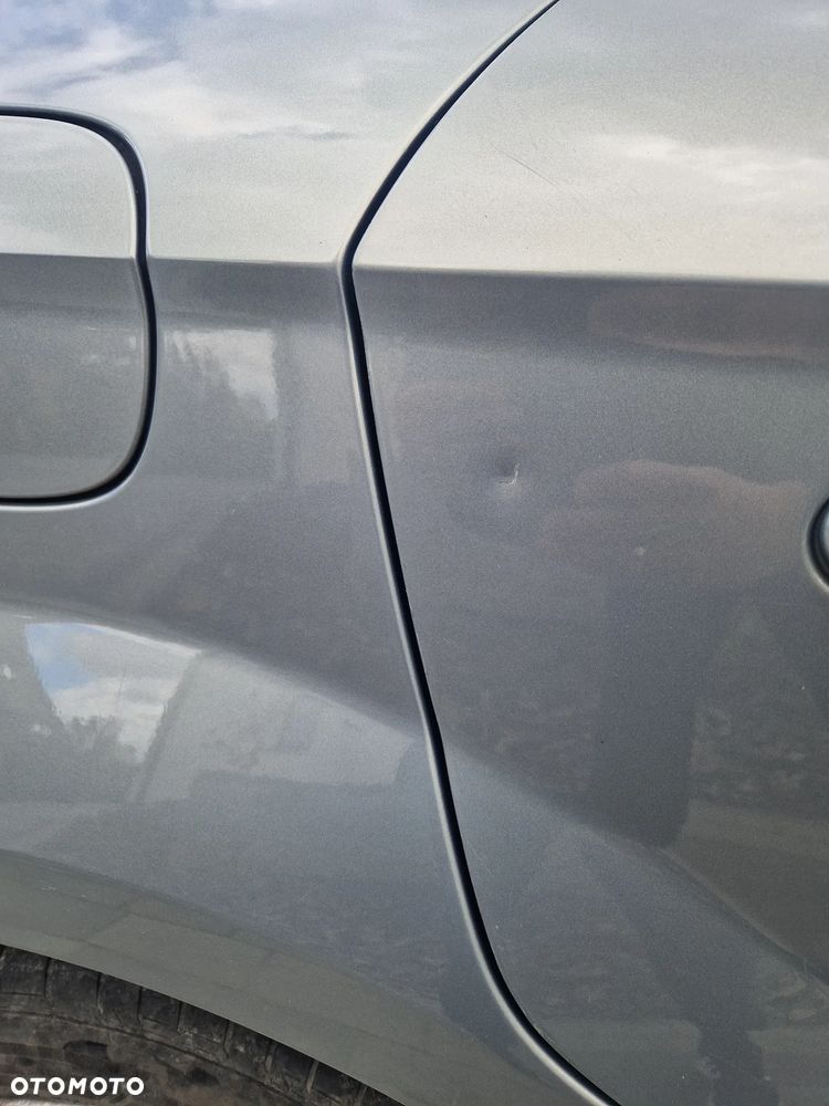 Ford Mondeo 2.0 Ghia X - 12