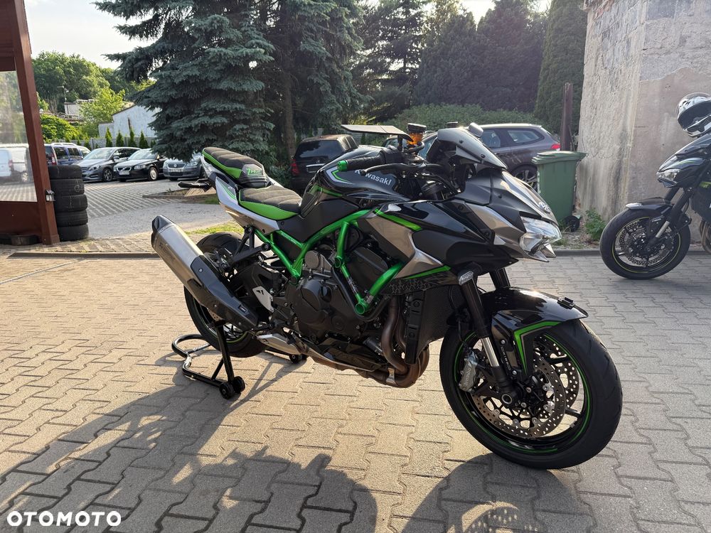 Kawasaki H2 - 4