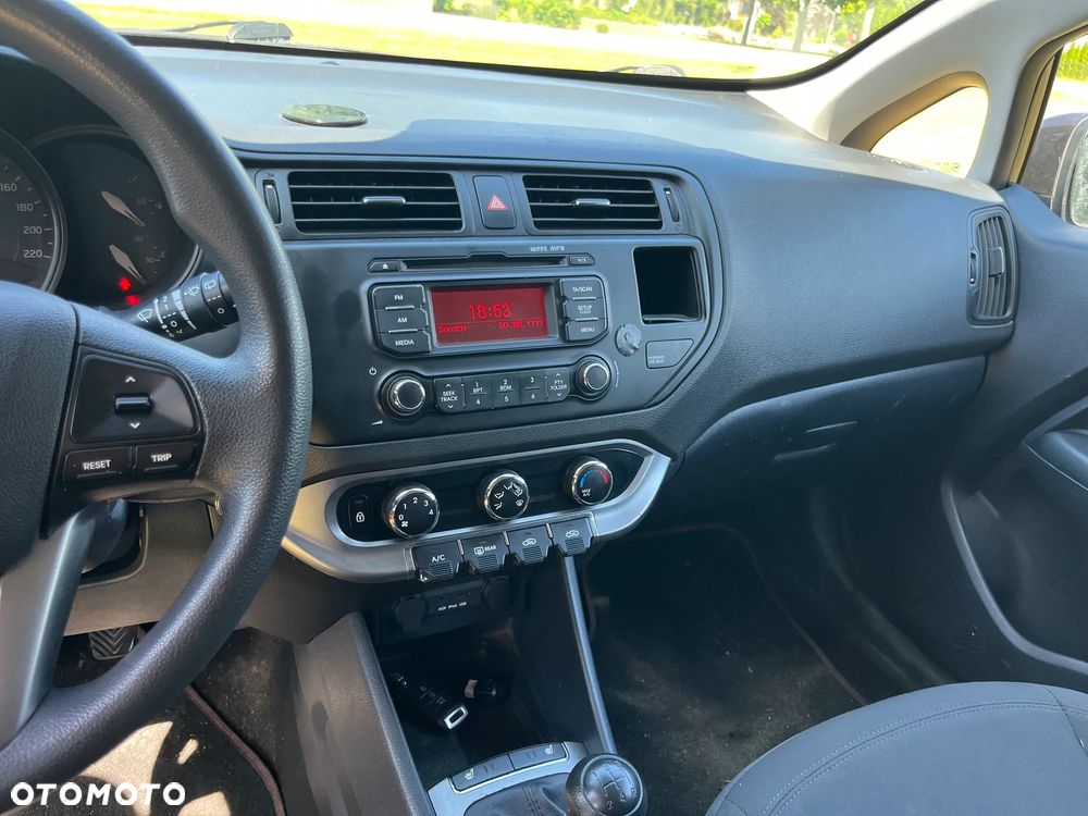 Kia Rio 1.2 Dream Team Edition - 13