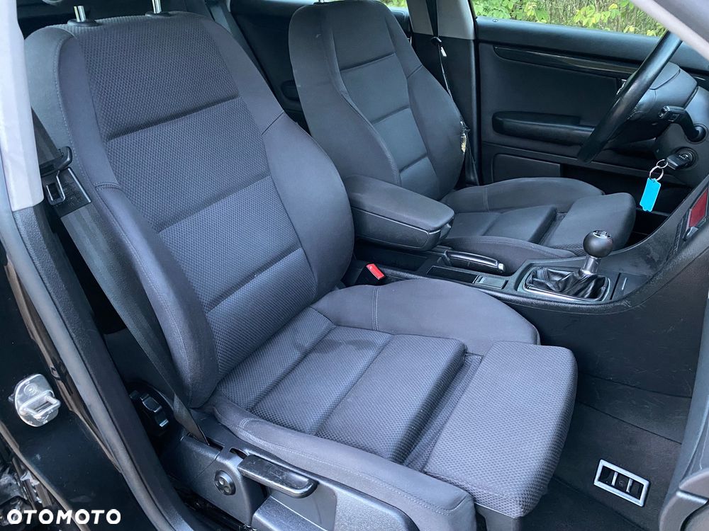 Audi A4 Avant 2.5 TDI quattro - 22